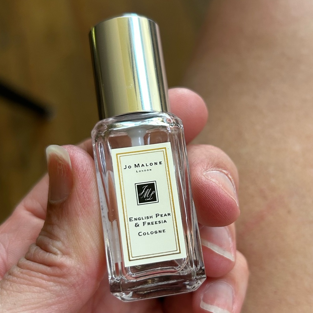 Jo Malone English Pear & Freesia Cologne with Silver Cap .3 oz